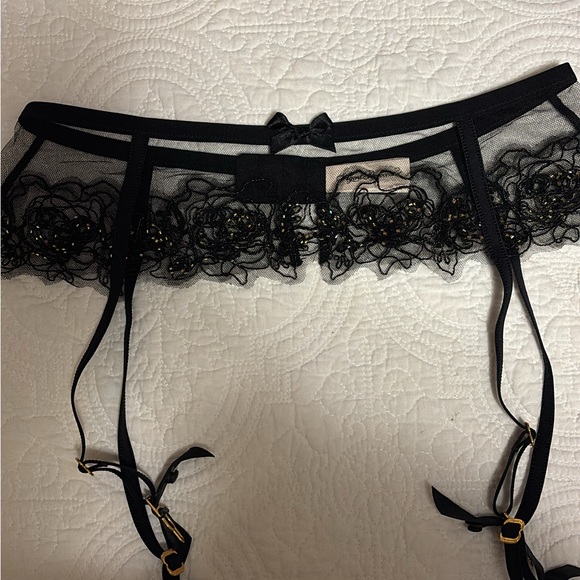 agent provocateur garter belt Agent Provocateur Lingerie Garter Belt Large Black White Sheer Lace main image 0
